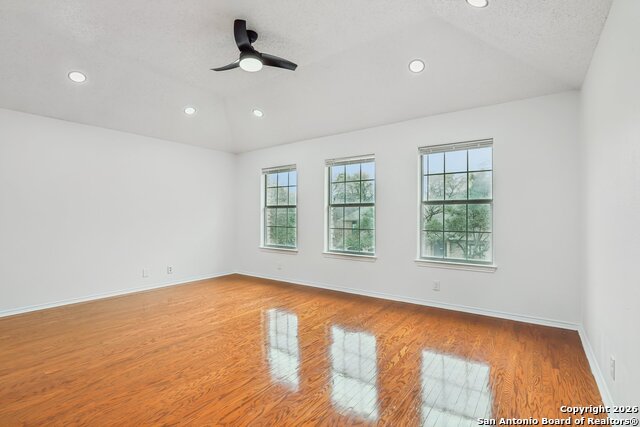 Image 23 of 47 For 8619 London Heights