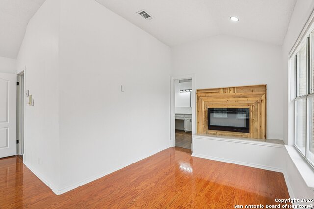 Image 25 of 47 For 8619 London Heights