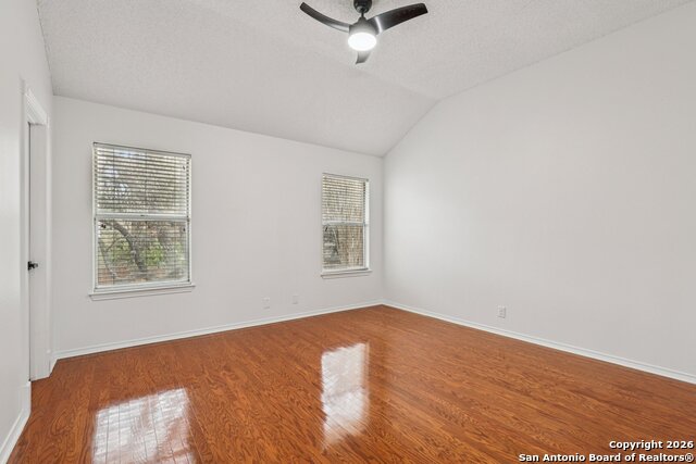 Image 32 of 47 For 8619 London Heights