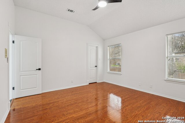 Image 33 of 47 For 8619 London Heights