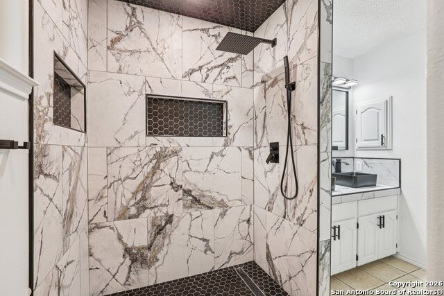 Image 37 of 47 For 8619 London Heights