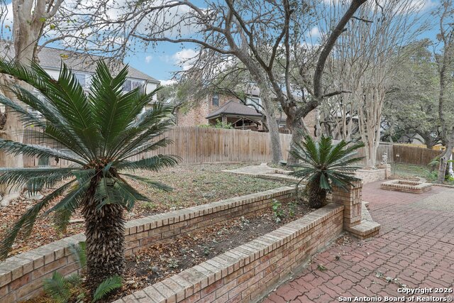 Image 40 of 47 For 8619 London Heights