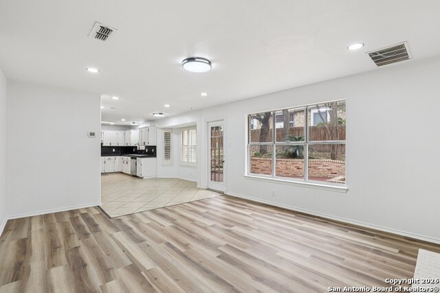 Image 7 of 47 For 8619 London Heights