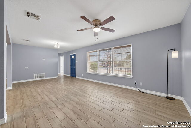 Image 10 of 32 For 4531 Eisenhauer Rd