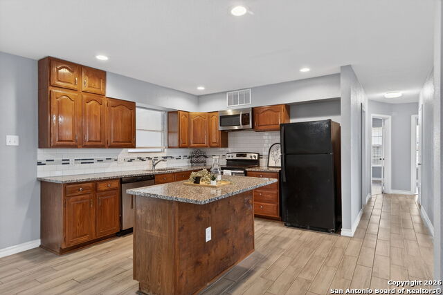 Image 11 of 32 For 4531 Eisenhauer Rd