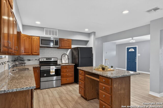 Image 13 of 32 For 4531 Eisenhauer Rd