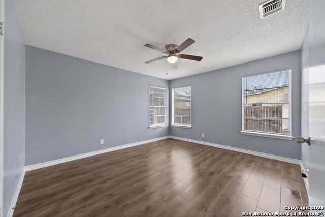 Image 21 of 32 For 4531 Eisenhauer Rd