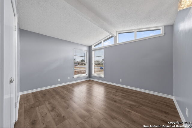 Image 25 of 32 For 4531 Eisenhauer Rd