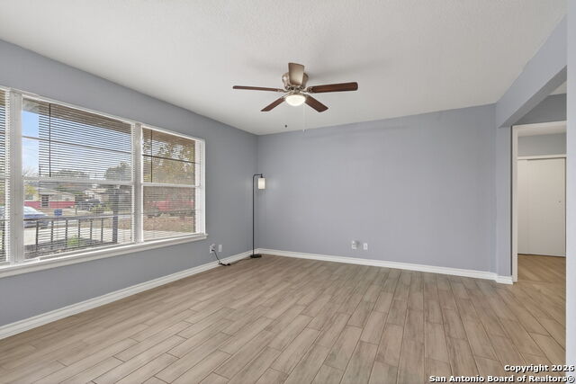 Image 6 of 32 For 4531 Eisenhauer Rd