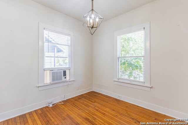 Image 10 of 32 For 814 Lynwood Ave W