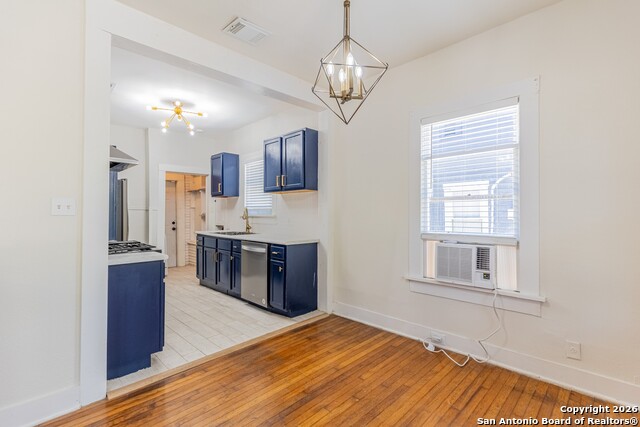 Image 11 of 32 For 814 Lynwood Ave W