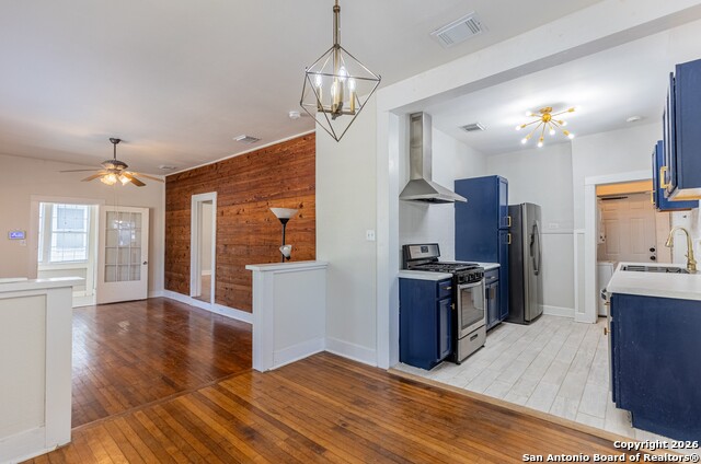 Image 12 of 32 For 814 Lynwood Ave W