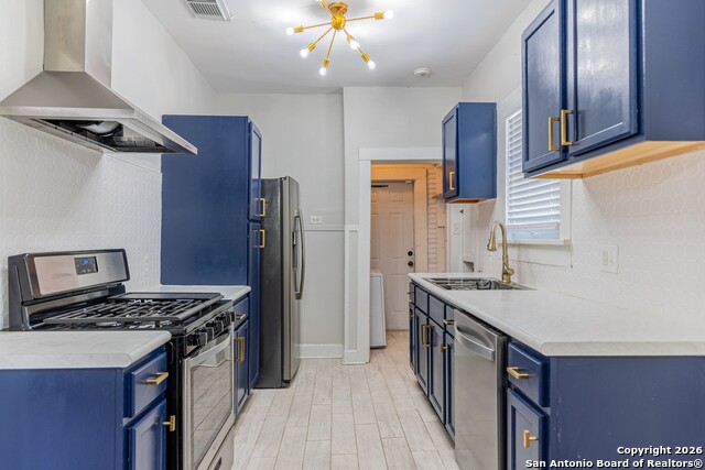 Image 14 of 32 For 814 Lynwood Ave W