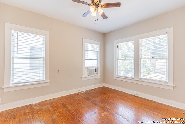 Image 21 of 32 For 814 Lynwood Ave W