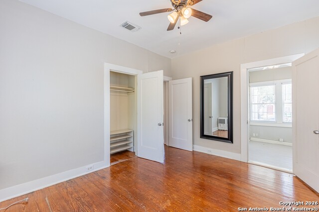 Image 23 of 32 For 814 Lynwood Ave W