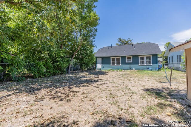 Image 30 of 32 For 814 Lynwood Ave W