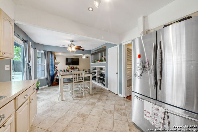 Image 11 of 31 For 6722 Chelsea Wood