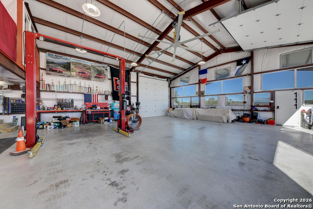 Image 33 of 50 For 13944 Fm 32  