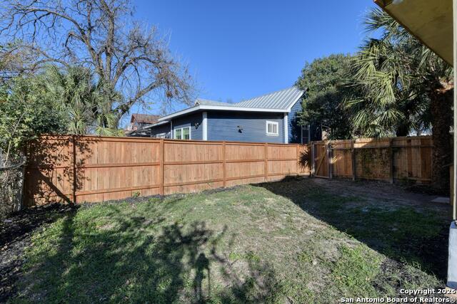 Image 18 of 38 For 224 Rische E