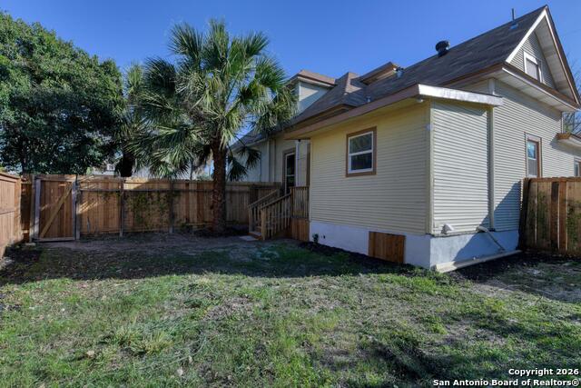 Image 19 of 38 For 224 Rische E