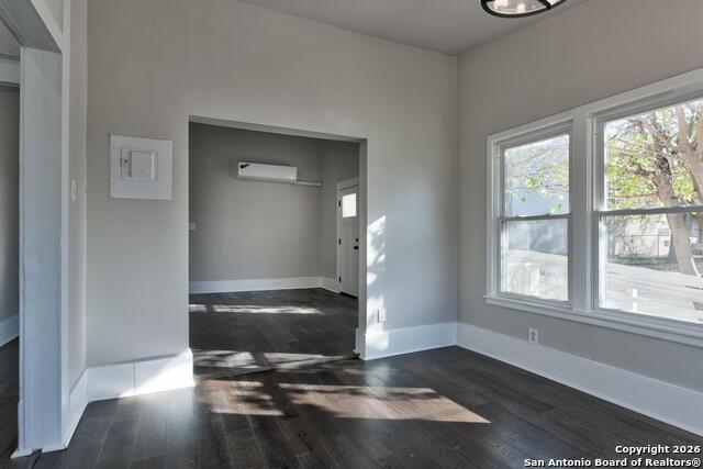 Image 31 of 38 For 224 Rische E