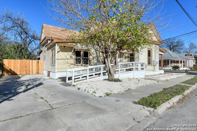 Image 36 of 38 For 224 Rische E