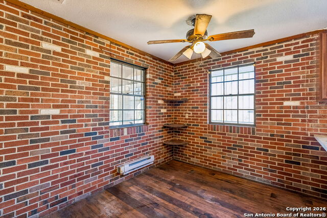 Image 11 of 34 For 4035 Parkway