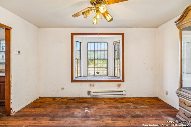 Image 14 of 34 For 4035 Parkway