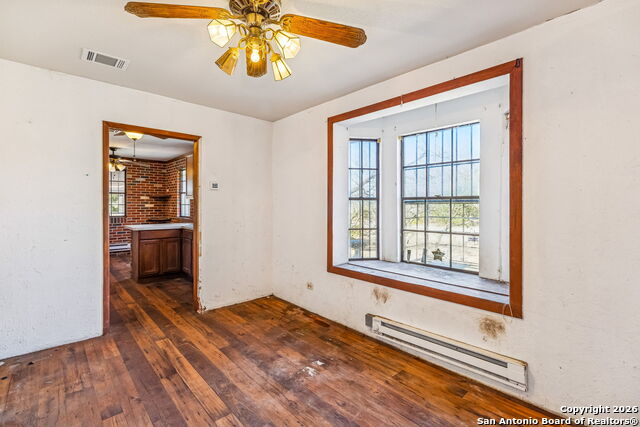 Image 15 of 34 For 4035 Parkway