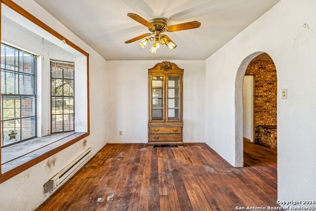 Image 16 of 34 For 4035 Parkway