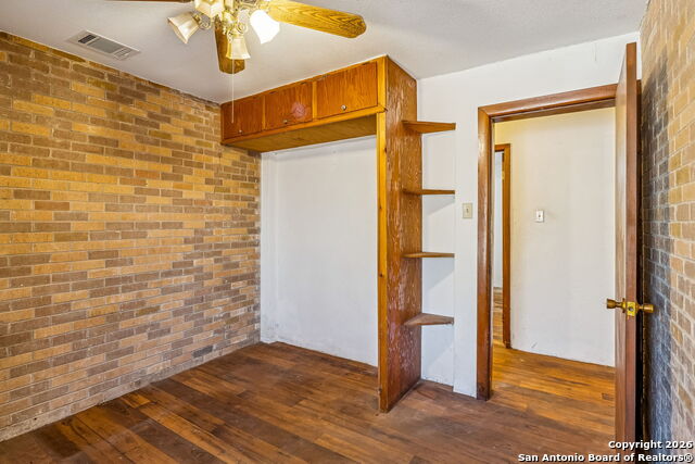 Image 22 of 34 For 4035 Parkway