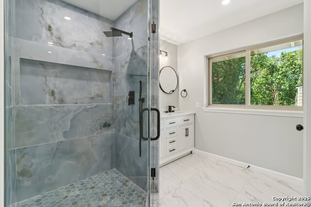 Image 15 of 44 For 131 Shadywood Ln