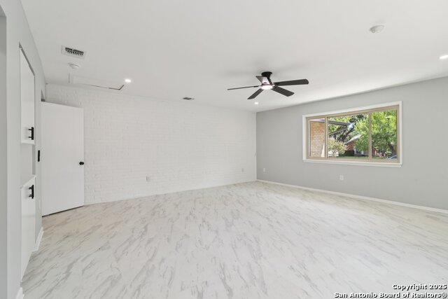 Image 29 of 44 For 131 Shadywood Ln