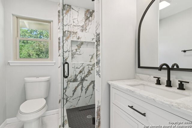 Image 30 of 44 For 131 Shadywood Ln