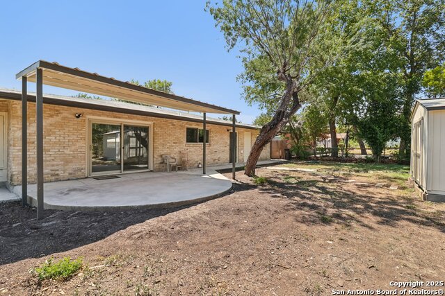 Image 37 of 44 For 131 Shadywood Ln