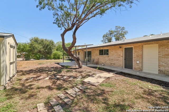 Image 38 of 44 For 131 Shadywood Ln