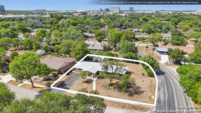 Image 40 of 44 For 131 Shadywood Ln