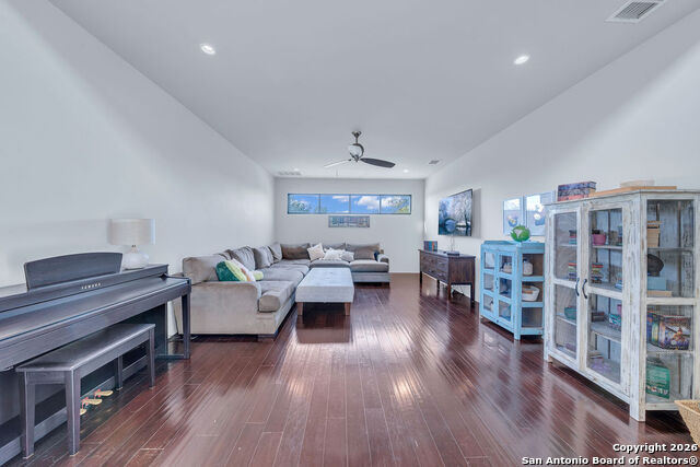 Image 44 of 61 For 30820 Ovaro  