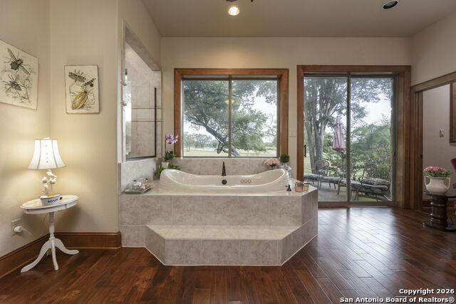 Image 14 of 49 For 241 Seewald