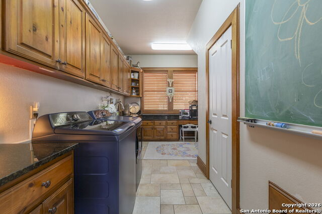 Image 24 of 49 For 241 Seewald