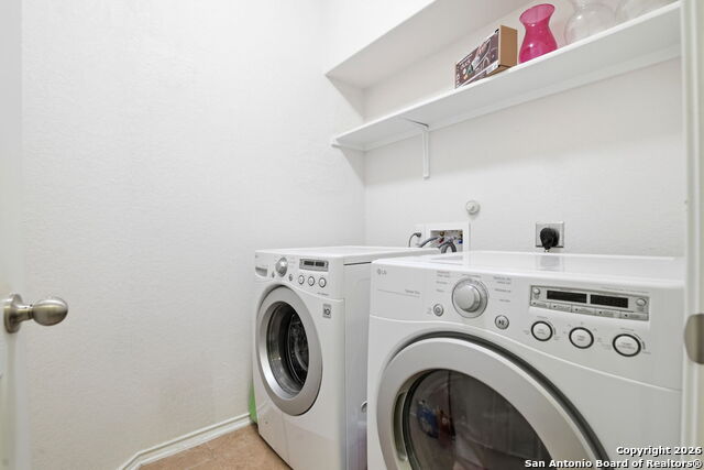 Image 22 of 28 For 8727 Emerald Sky