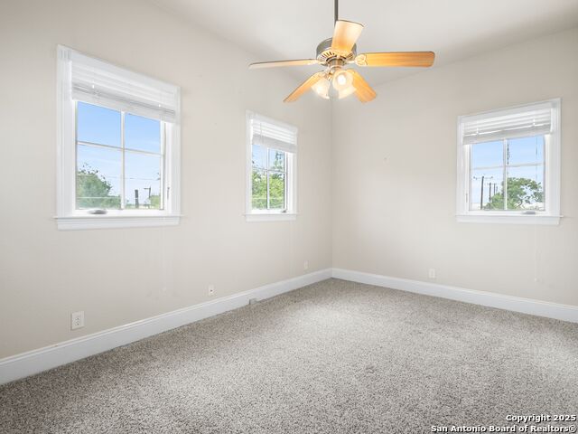 Listing photo id 22 for 126 Daniel  