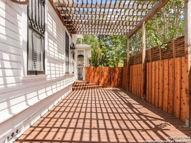 Listing photo id 31 for 126 Daniel  