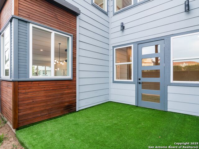 Image 18 of 42 For 159 Davis Court  102