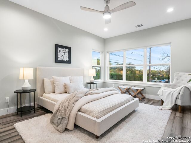 Image 22 of 42 For 159 Davis Court  102