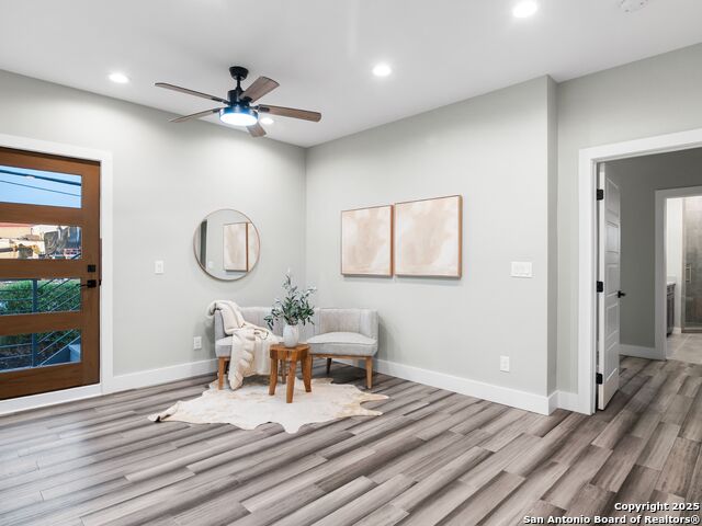 Image 28 of 42 For 159 Davis Court  102