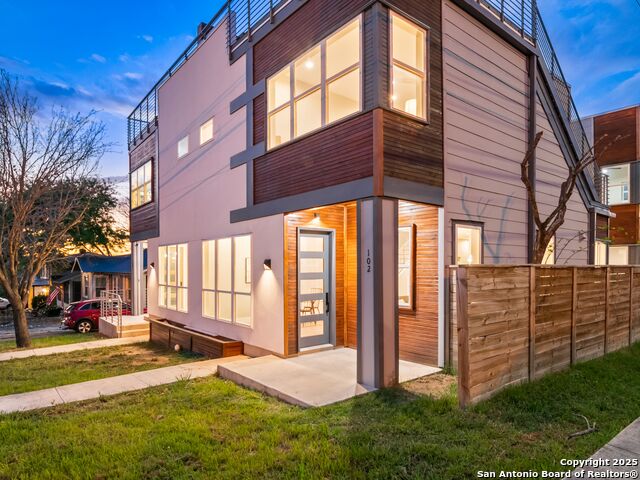 Image 3 of 42 For 159 Davis Court  102