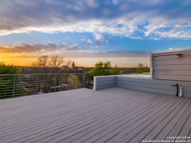 Image 30 of 42 For 159 Davis Court  102