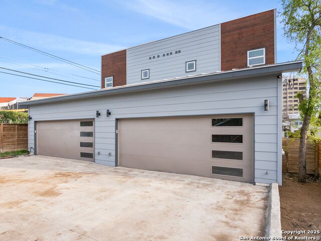 Image 31 of 42 For 159 Davis Court  102