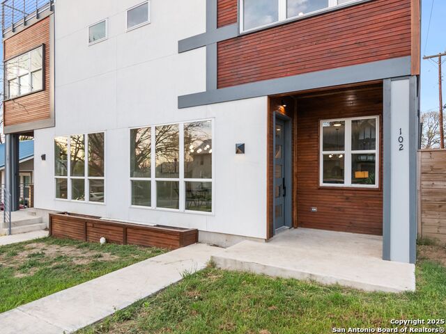 Image 33 of 42 For 159 Davis Court  102